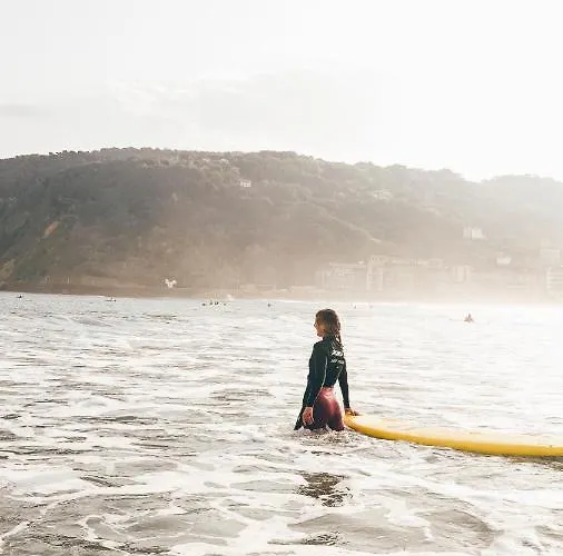 Hostel Surfing Etxea - Surf San Sebastián