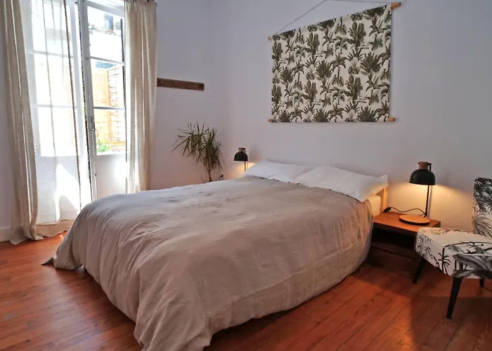 Hostel Surfing Etxea - Surf San Sebastián