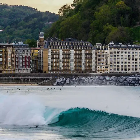 Surfing Etxea - Surf Vandrarhem San Sebastián