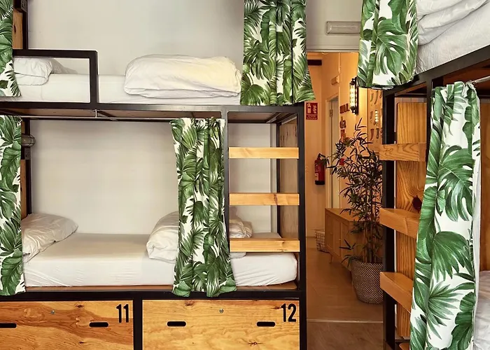 Surfing Etxea - Surf Hostel Σαν Σεμπαστιάν