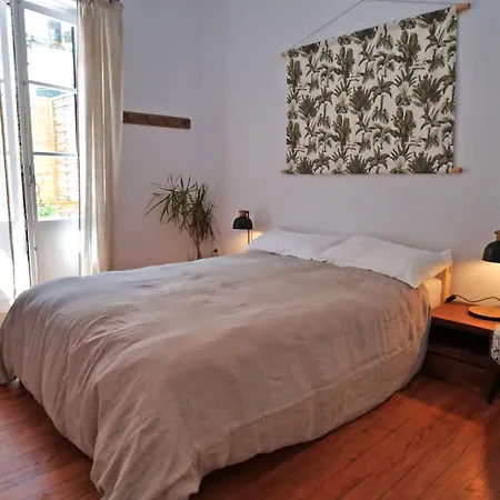 Hostel Surfing Etxea - Surf San Sebastián