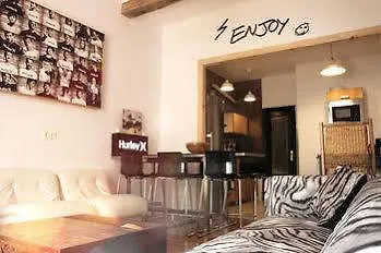 Surfing Etxea - Surf Hostel San Sebastián